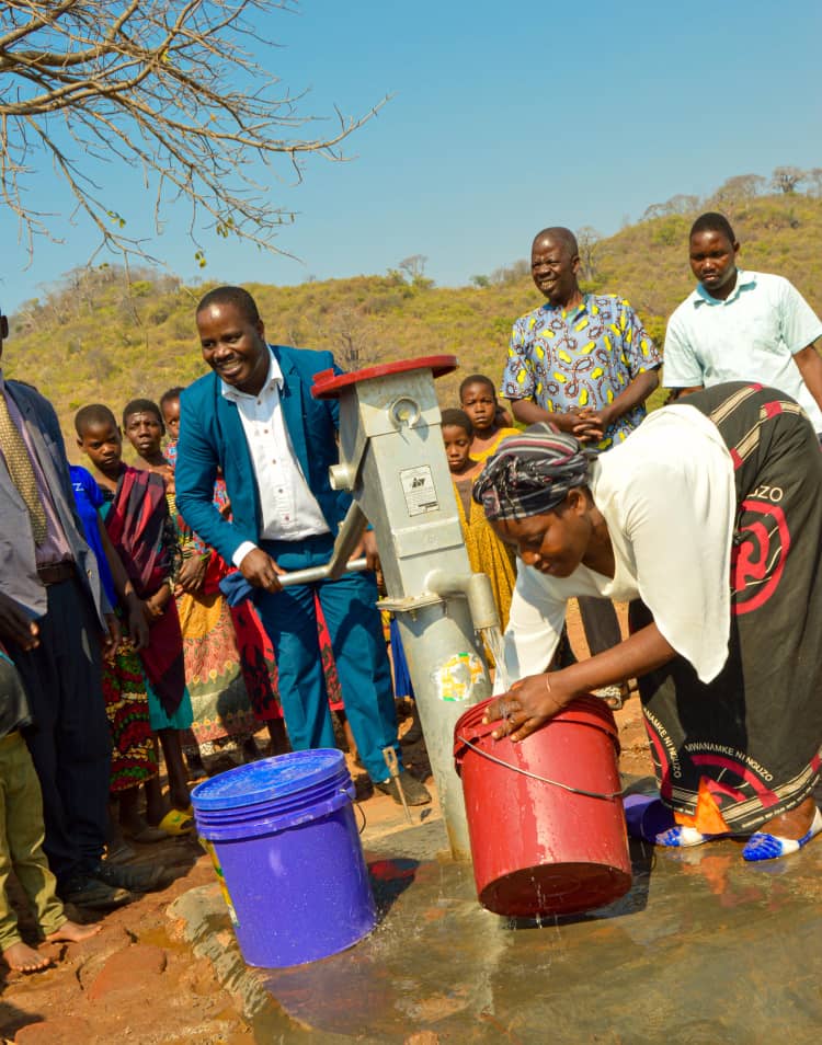 EVERLASTING LIFE MINISTRY HANDS OVER A BOREHOLE TO COMMUNITIES AT CHISI LSLAND.