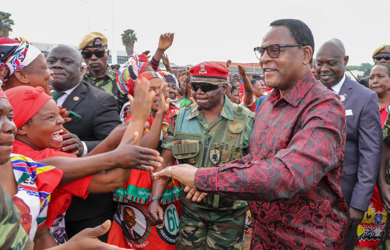 CHAKWERA IMPRESSES BLANTYRE CROWD WITH PUSHUPS, DEBUNKS HEALTH RUMORS