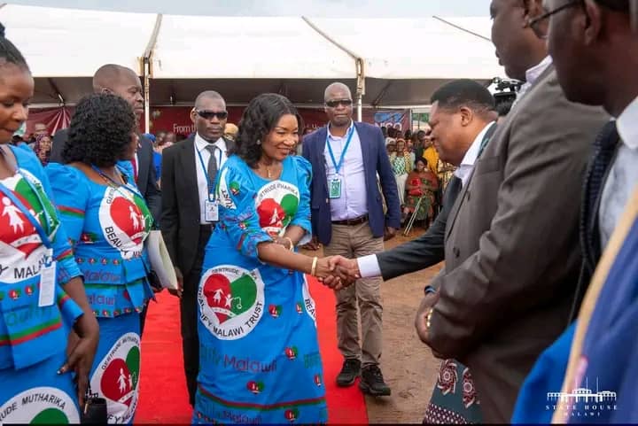FIRST LADY ARRIVES IN LILONGWE TO DISTRIBUTE RELIEF ITEMS